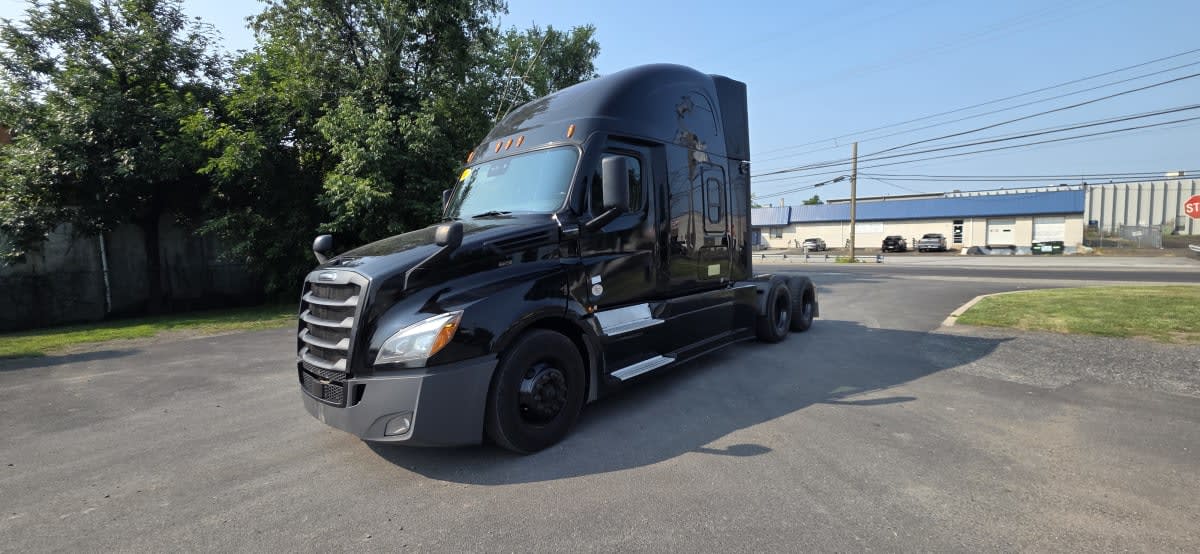 2023 Freightliner Cascadia in Bensalem, PA