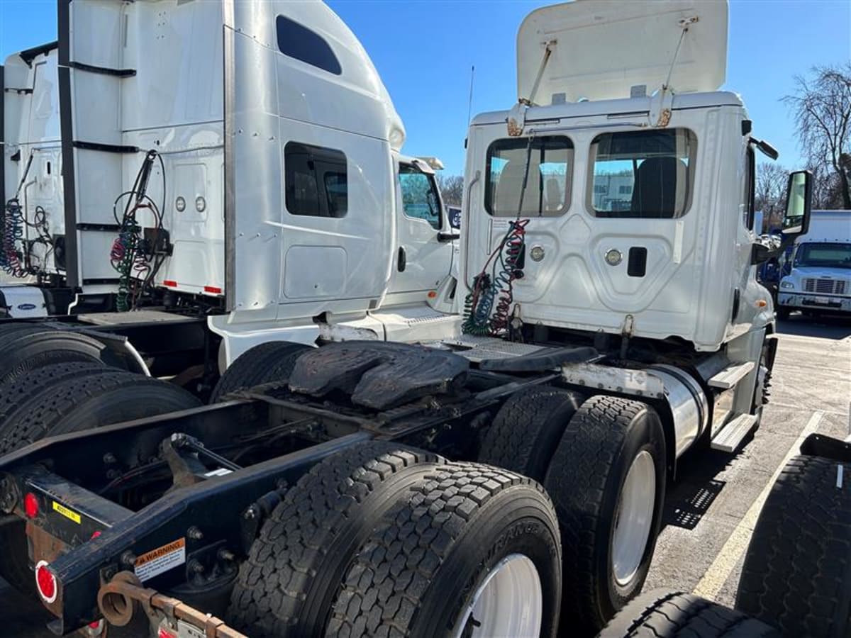 2012 Freightliner/Mercedes CASCADIA 125 422911