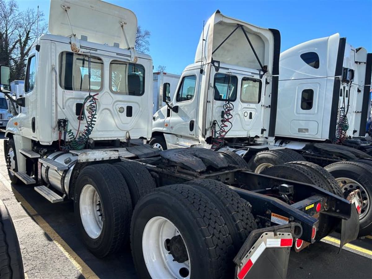 2012 Freightliner/Mercedes CASCADIA 125 422911