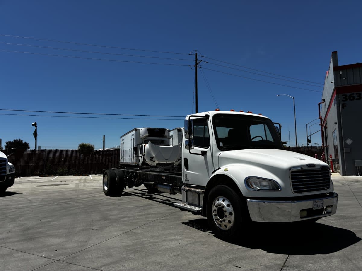 2012 Freightliner/Mercedes M2 106 428382