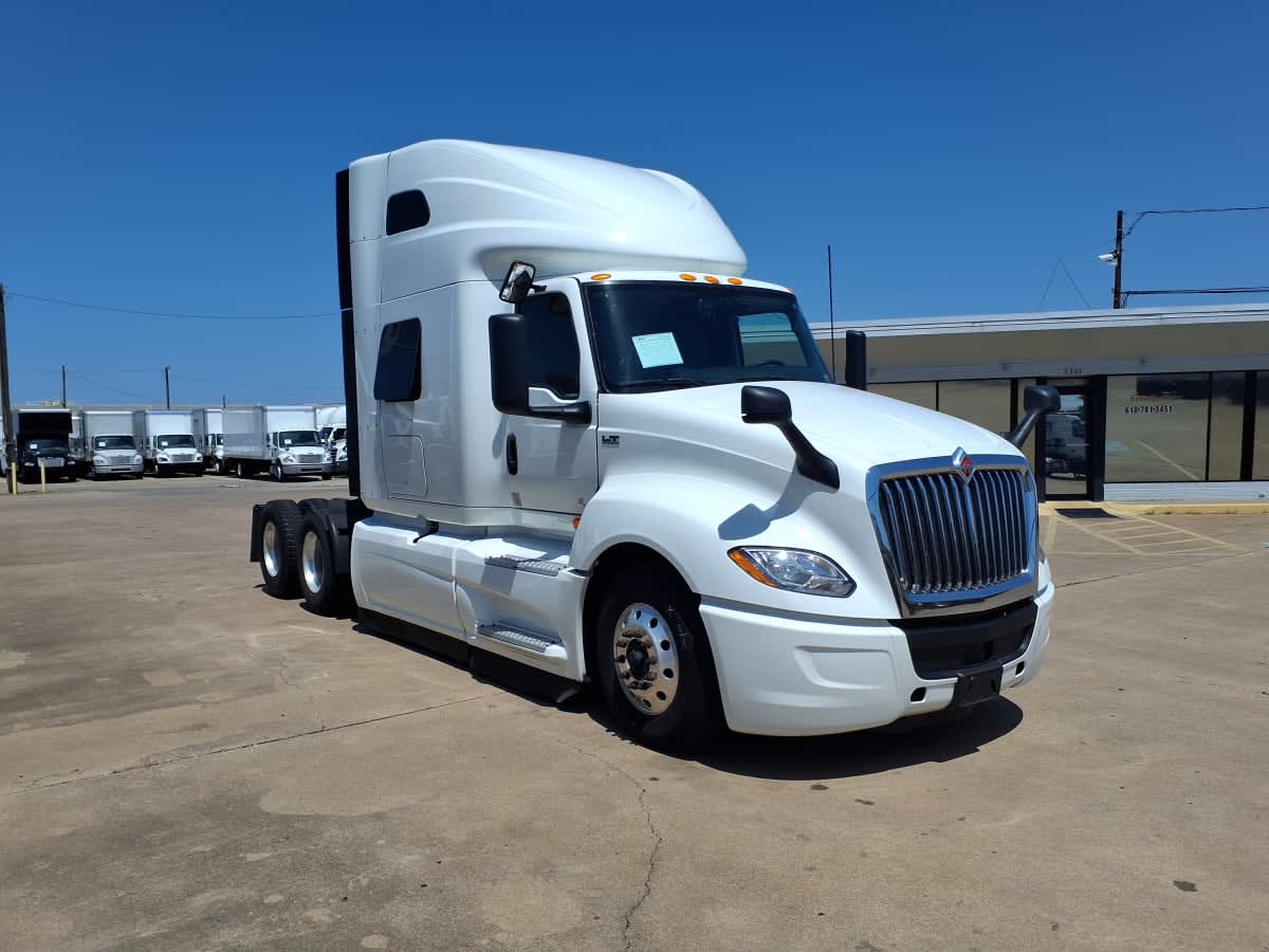 2023 International LT in Dallas, TX — photo 3