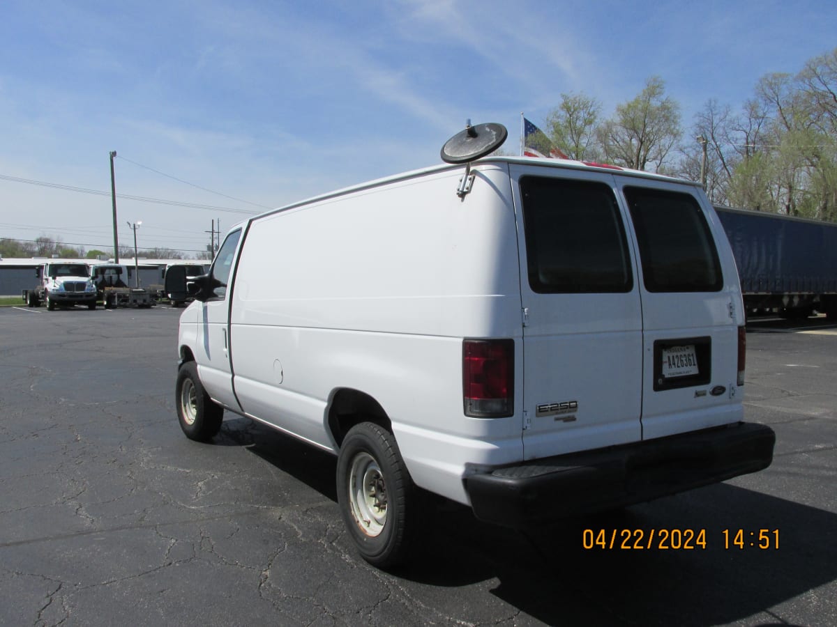 2011 Ford Motor Company E-250 ECONOLINE 438471