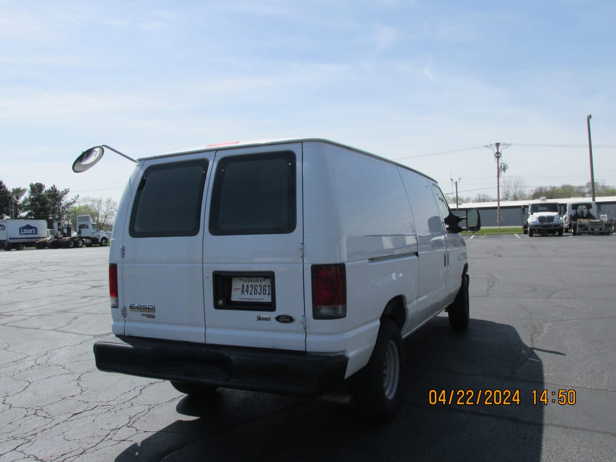 2011 Ford Motor Company E-250 ECONOLINE 438471