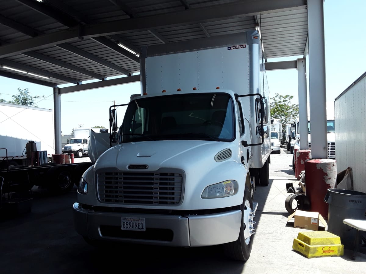 2012 Freightliner/Mercedes M2 106 452428