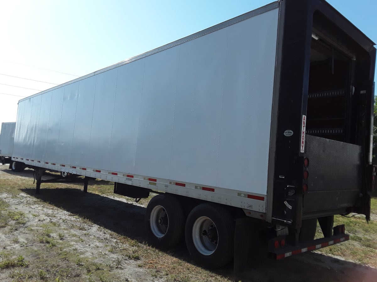 2011 Utility Trailers VS2D 48/162/102 463131