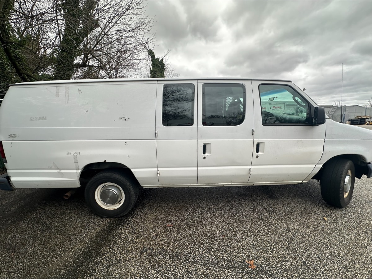 2006 Ford Motor Company E-350 ECONOLINE 475584