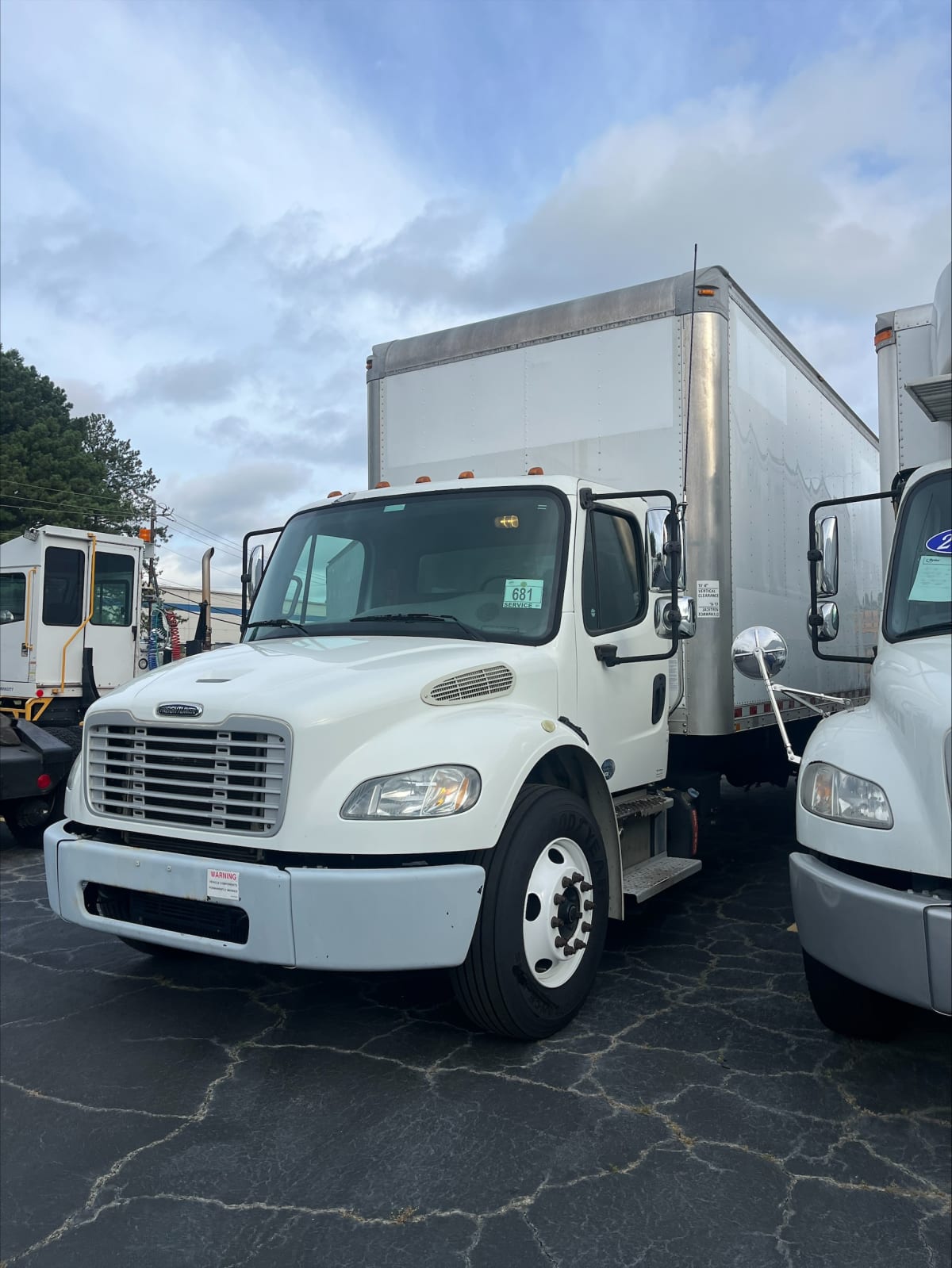 2013 Freightliner/Mercedes M2 106 480964