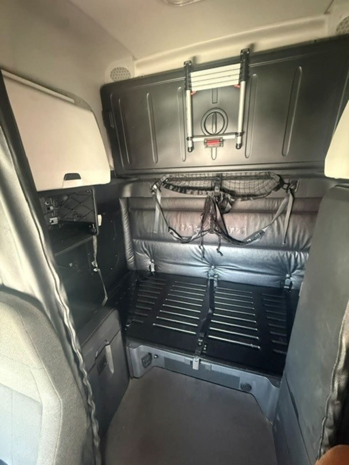 2024 Freightliner Cascadia in North Las Vegas, NV — photo 8
