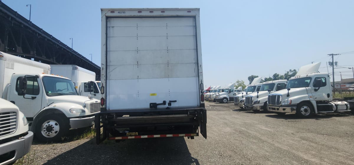 2013 Freightliner/Mercedes M2 106 493795