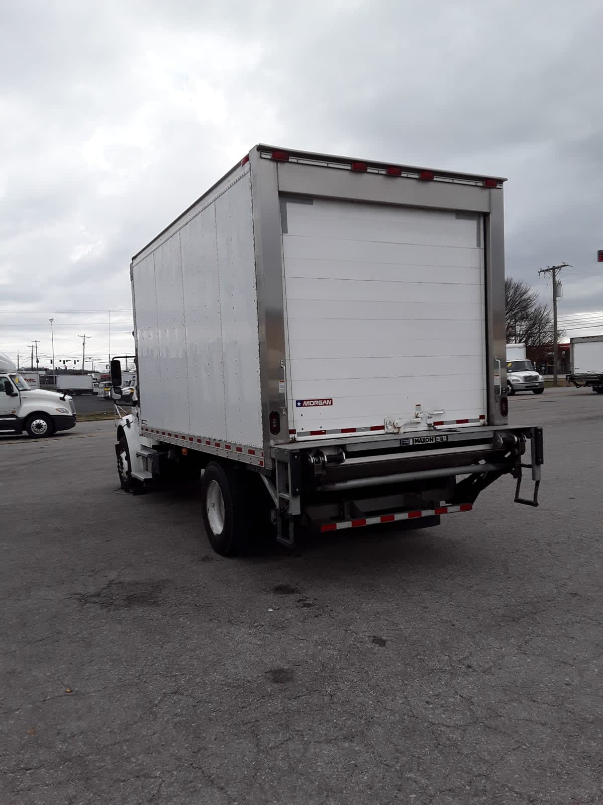 2021 Freightliner/Mercedes M2 106 500120