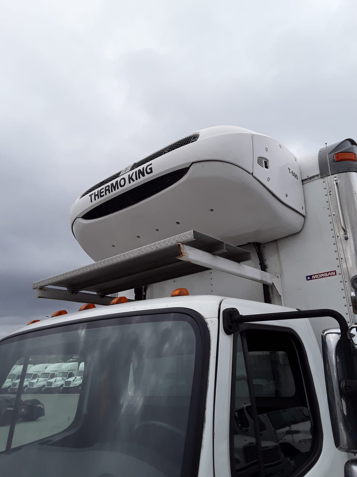 2021 Freightliner/Mercedes M2 106 500120