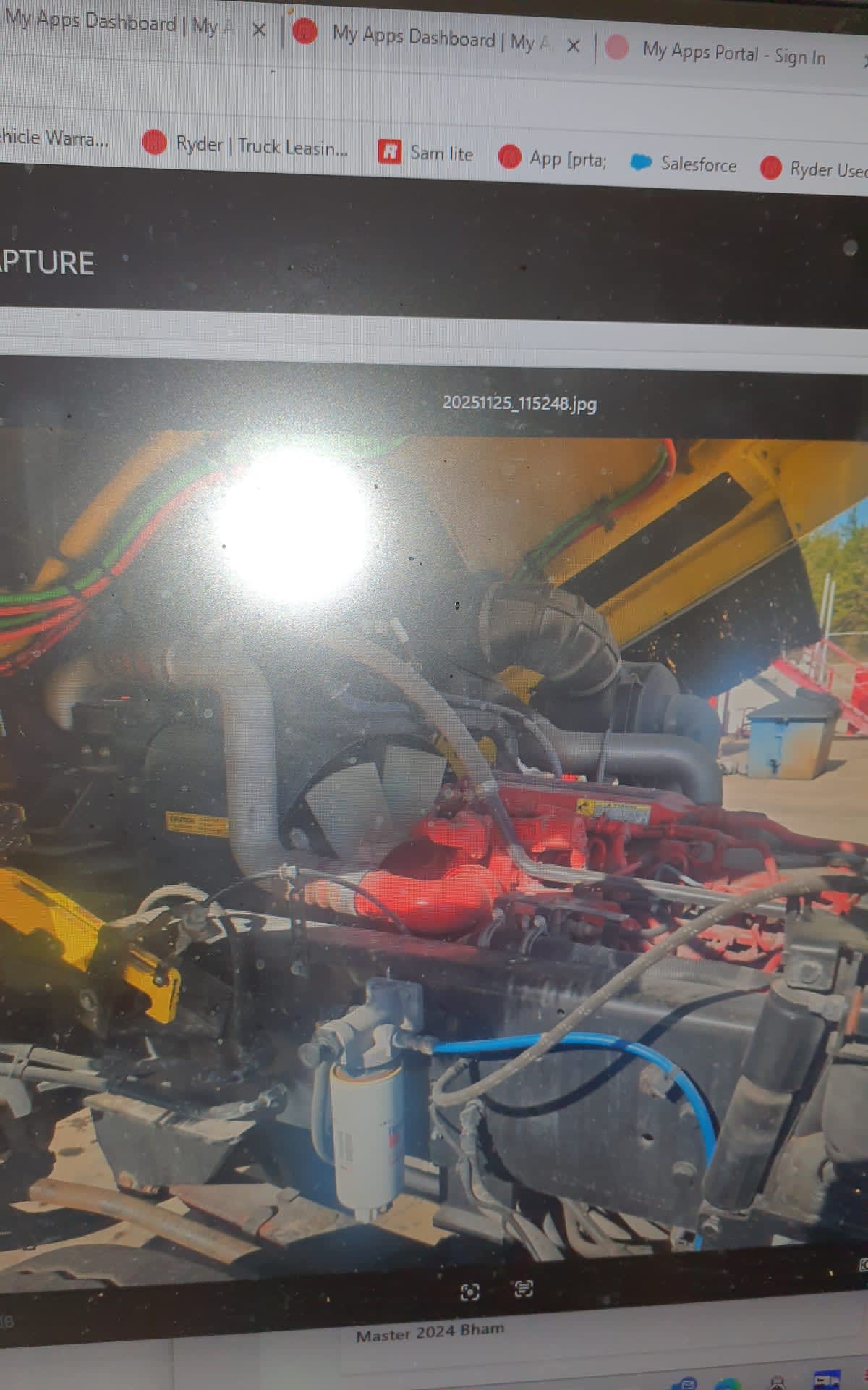 2021 Autocar - image 8