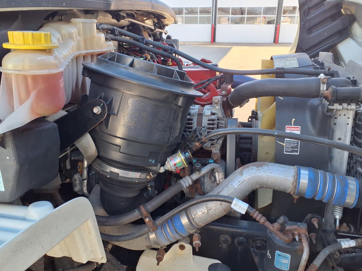 2021 Freightliner/Mercedes M2 106 501128