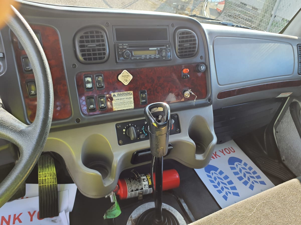 2013 Freightliner/Mercedes M2 106 501321