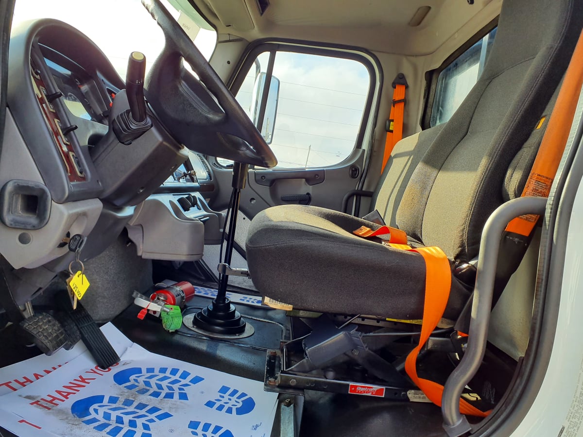 2013 Freightliner/Mercedes M2 106 501321