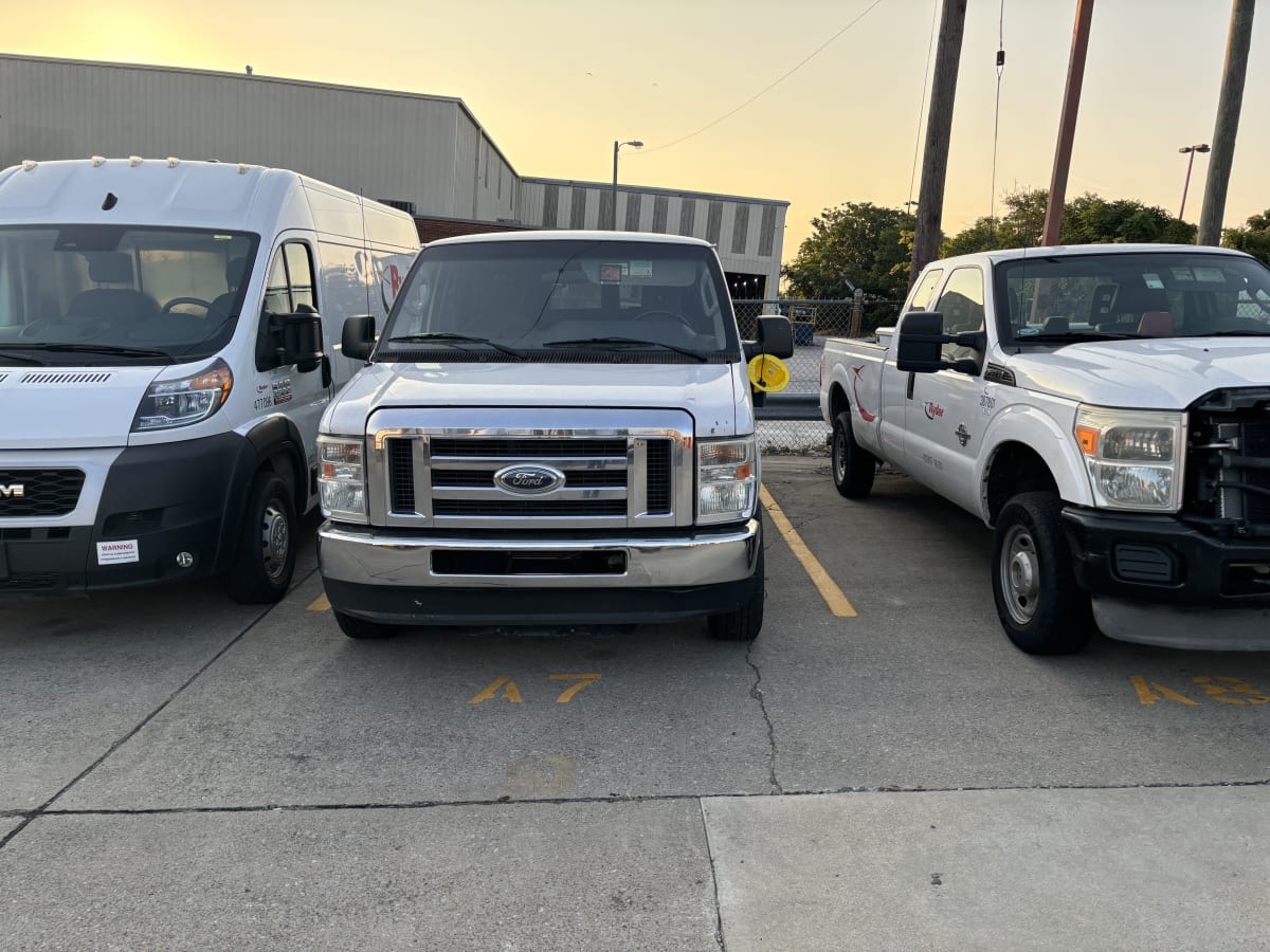 2012 Ford Motor Company E-350 ECONOLINE 503183