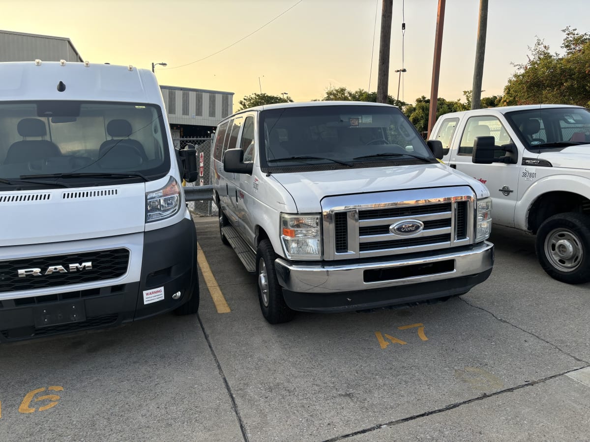 2012 Ford Motor Company E-350 ECONOLINE 503183