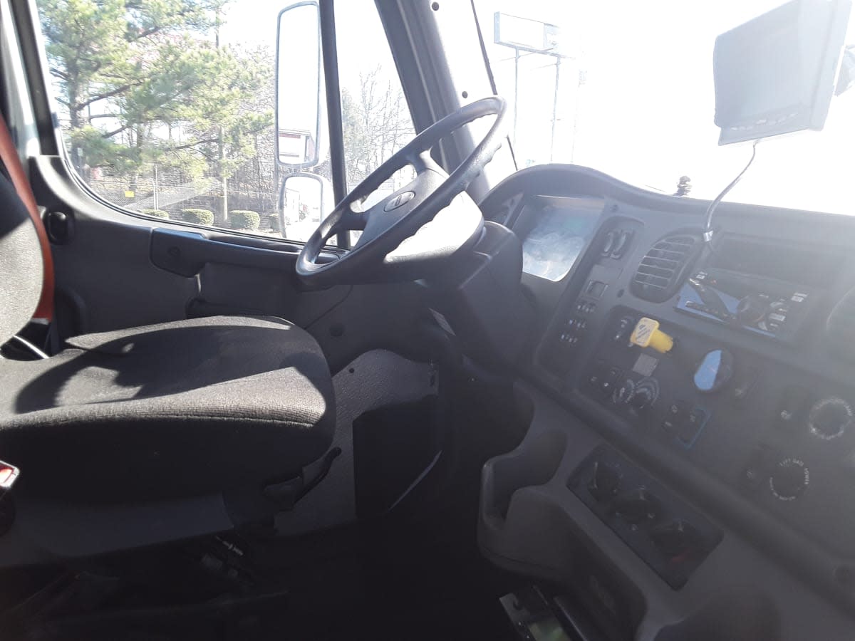 2021 Freightliner/Mercedes M2 106 503189