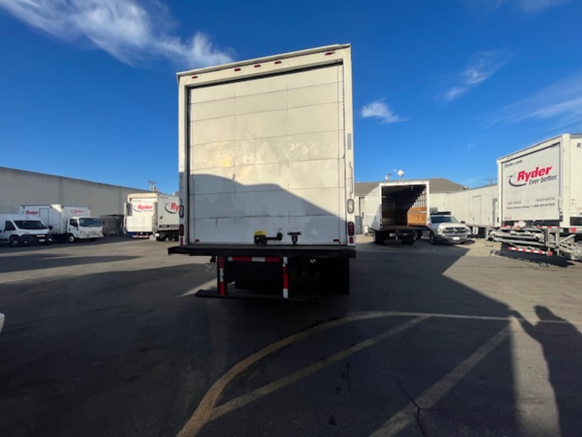 2013 Freightliner/Mercedes M2 106 503431