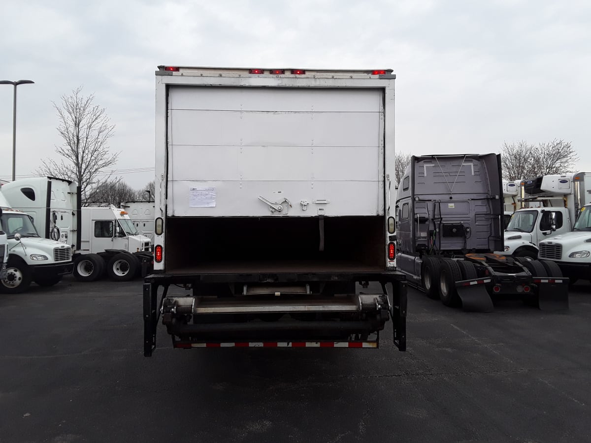 2013 Freightliner/Mercedes M2 106 504420