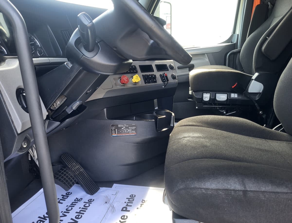 2022 Freightliner - image 11