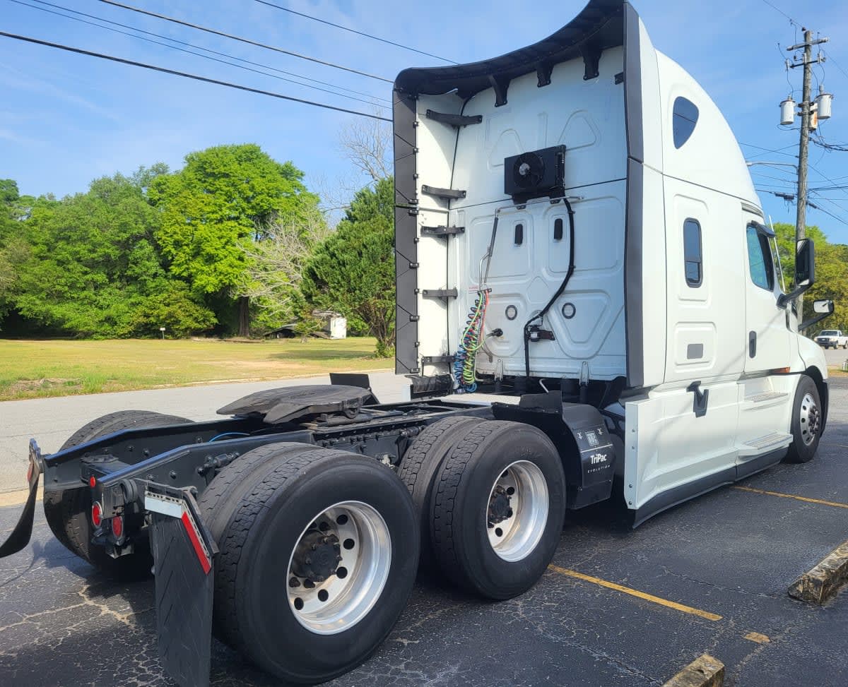 2022 Freightliner - image 5