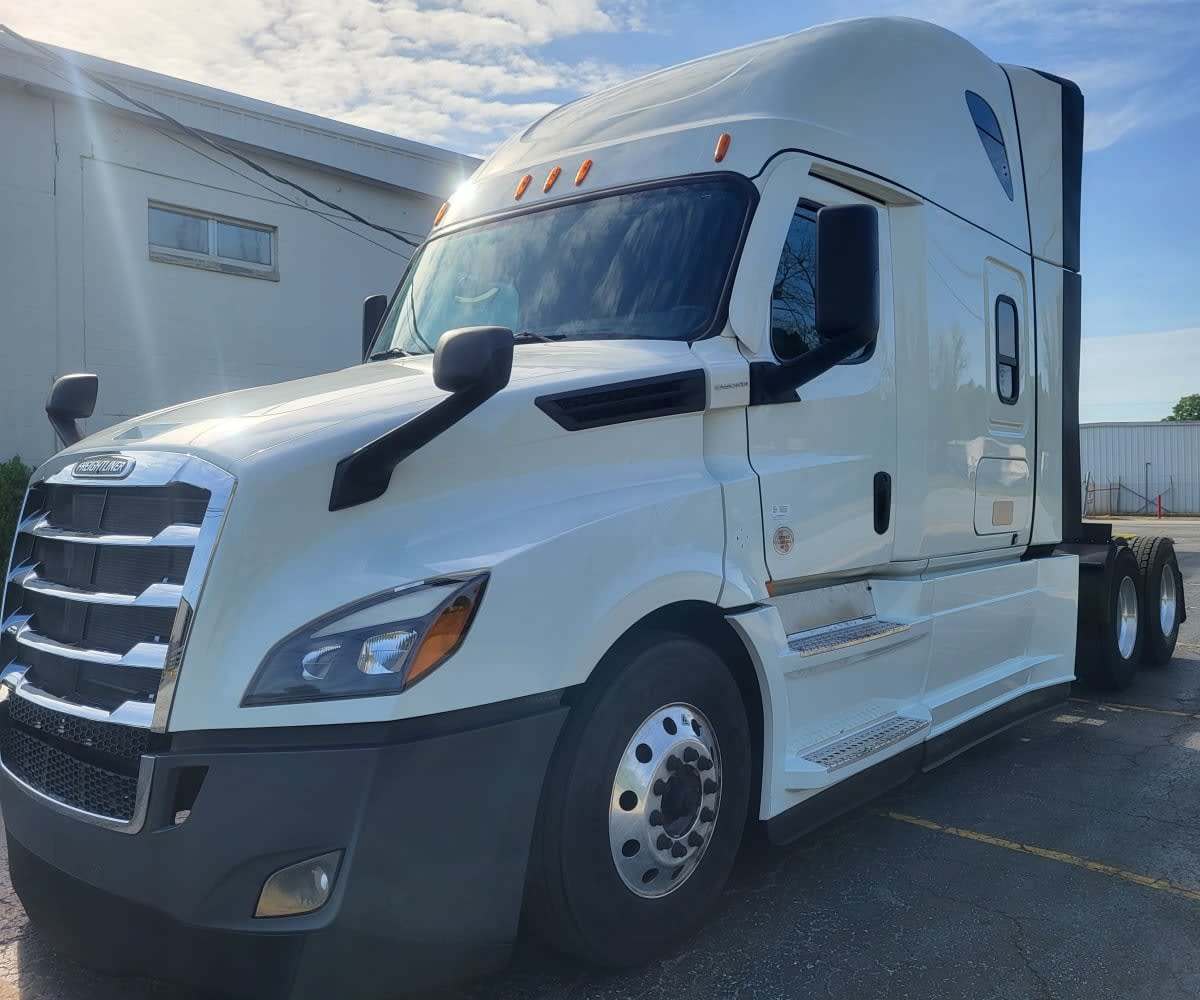 2022 Freightliner - image 1
