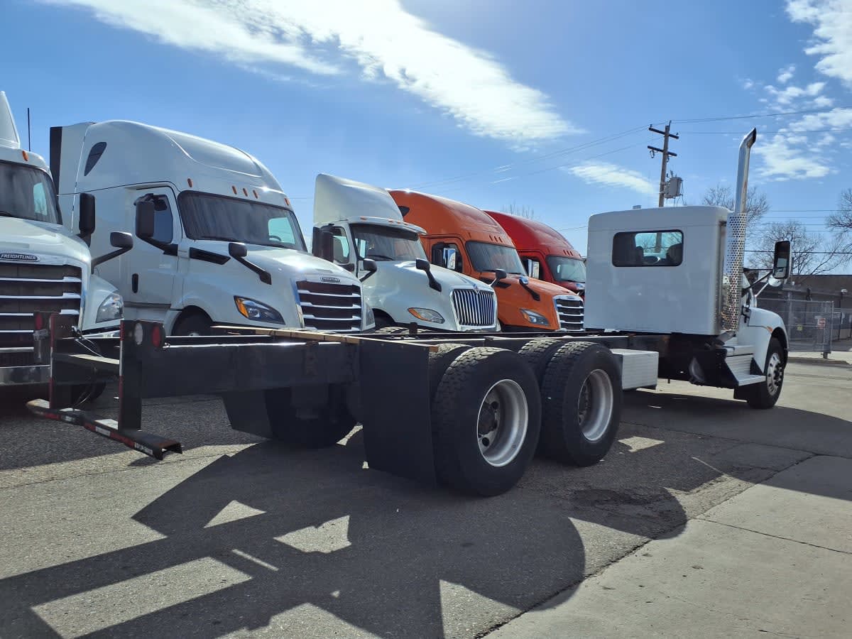 2021 Kenworth Trucks T-370 505210