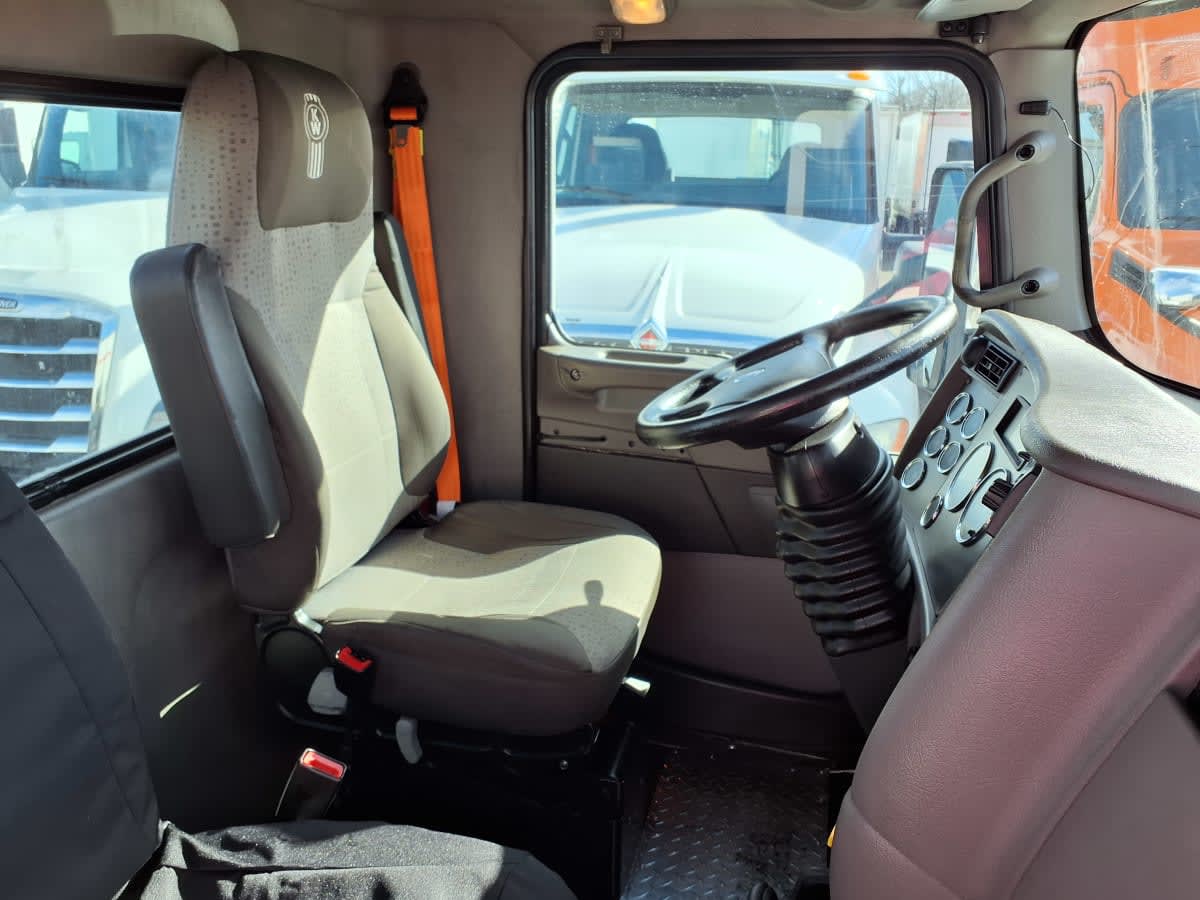 2021 Kenworth Trucks T-370 505210