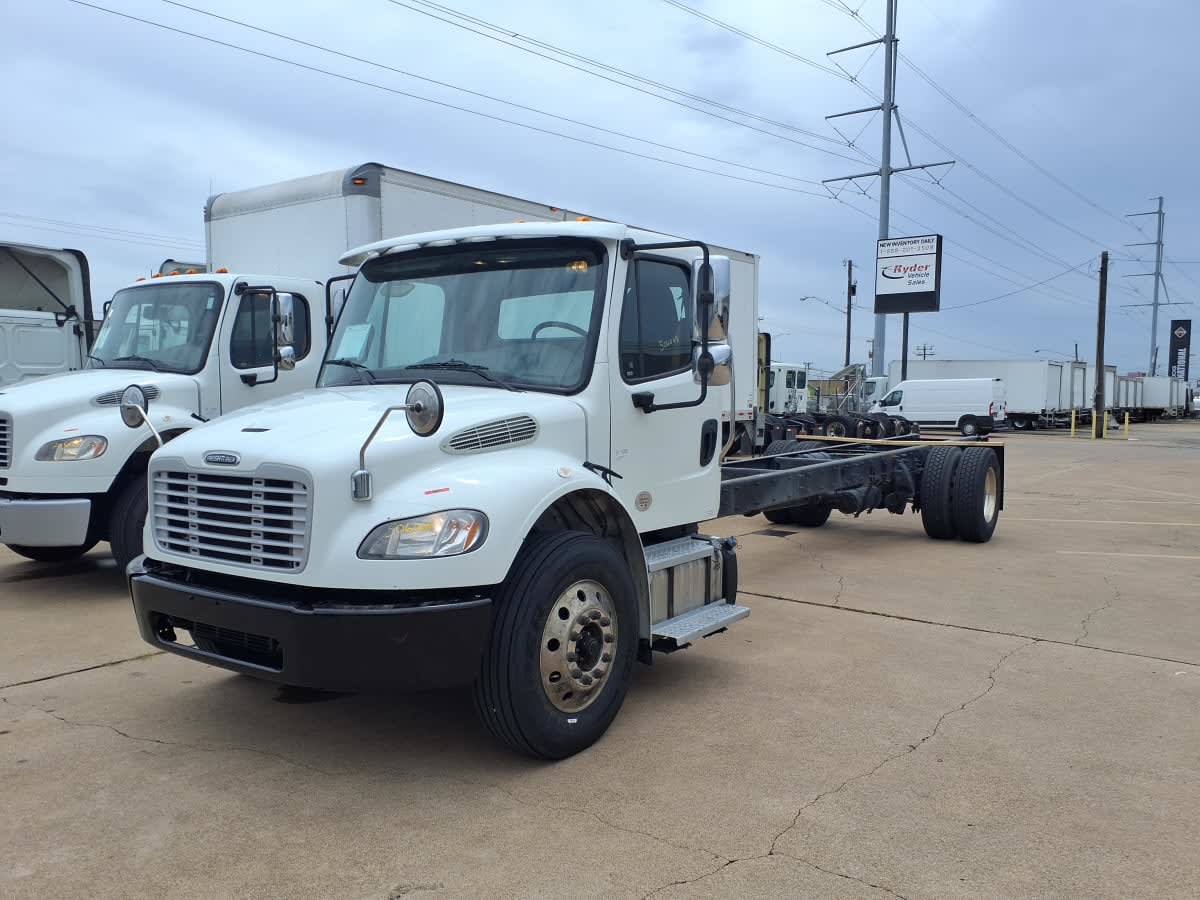 2021 Freightliner M2 106 in Dallas, TX