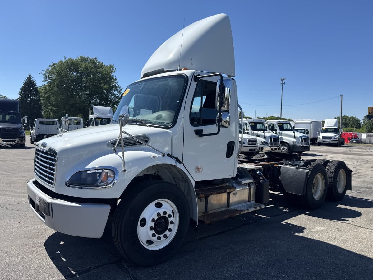 2022 Freightliner M2 106 in Oak Creek, WI