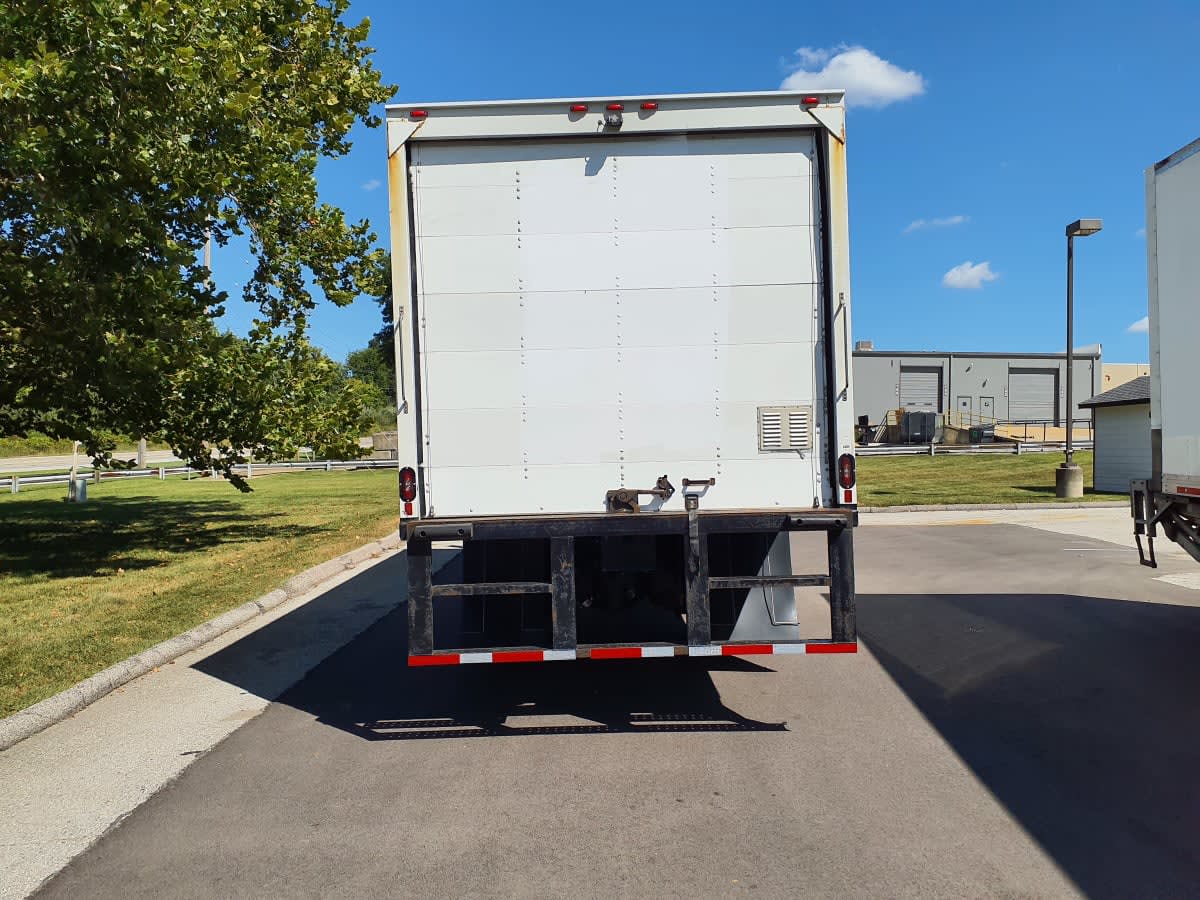 2021 Freightliner M2 106 506439