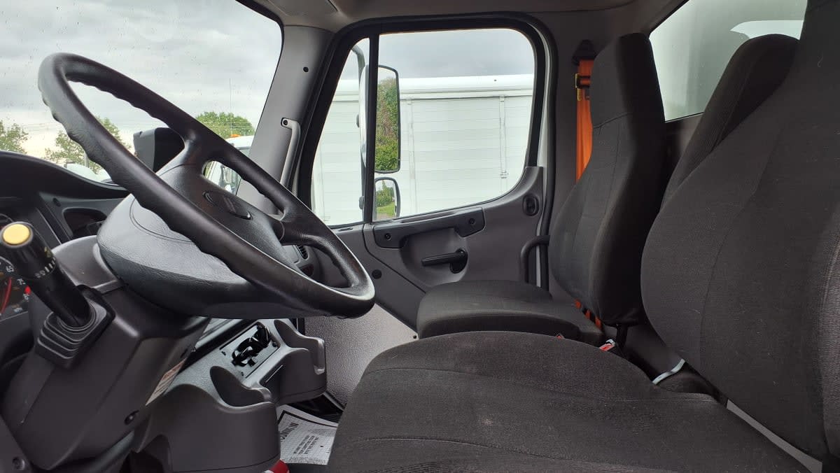 2022 Freightliner M2 106 in West Chester, OH — photo 7