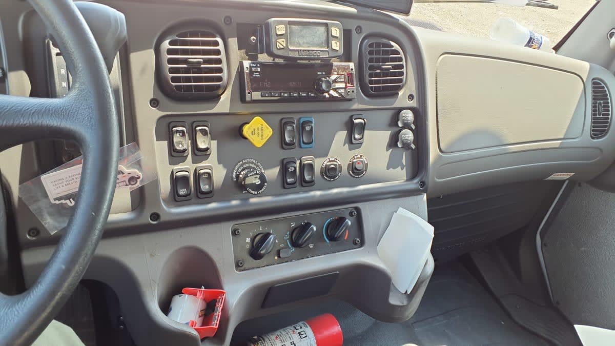 2022 Freightliner/Mercedes M2 106 507708