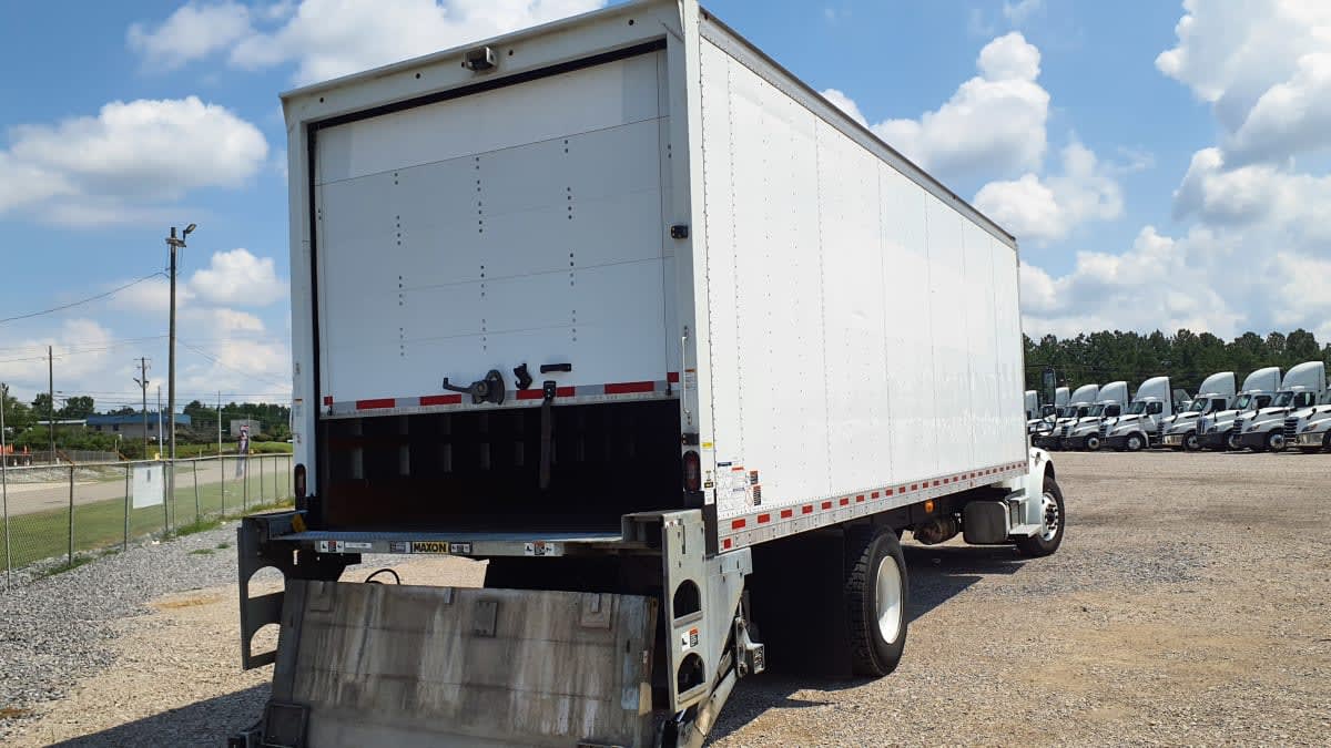 2022 Freightliner/Mercedes M2 106 507708