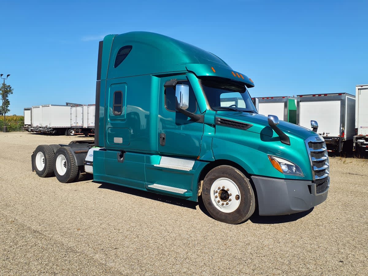 2021 Freightliner Cascadia in Wayland, MI — photo 3