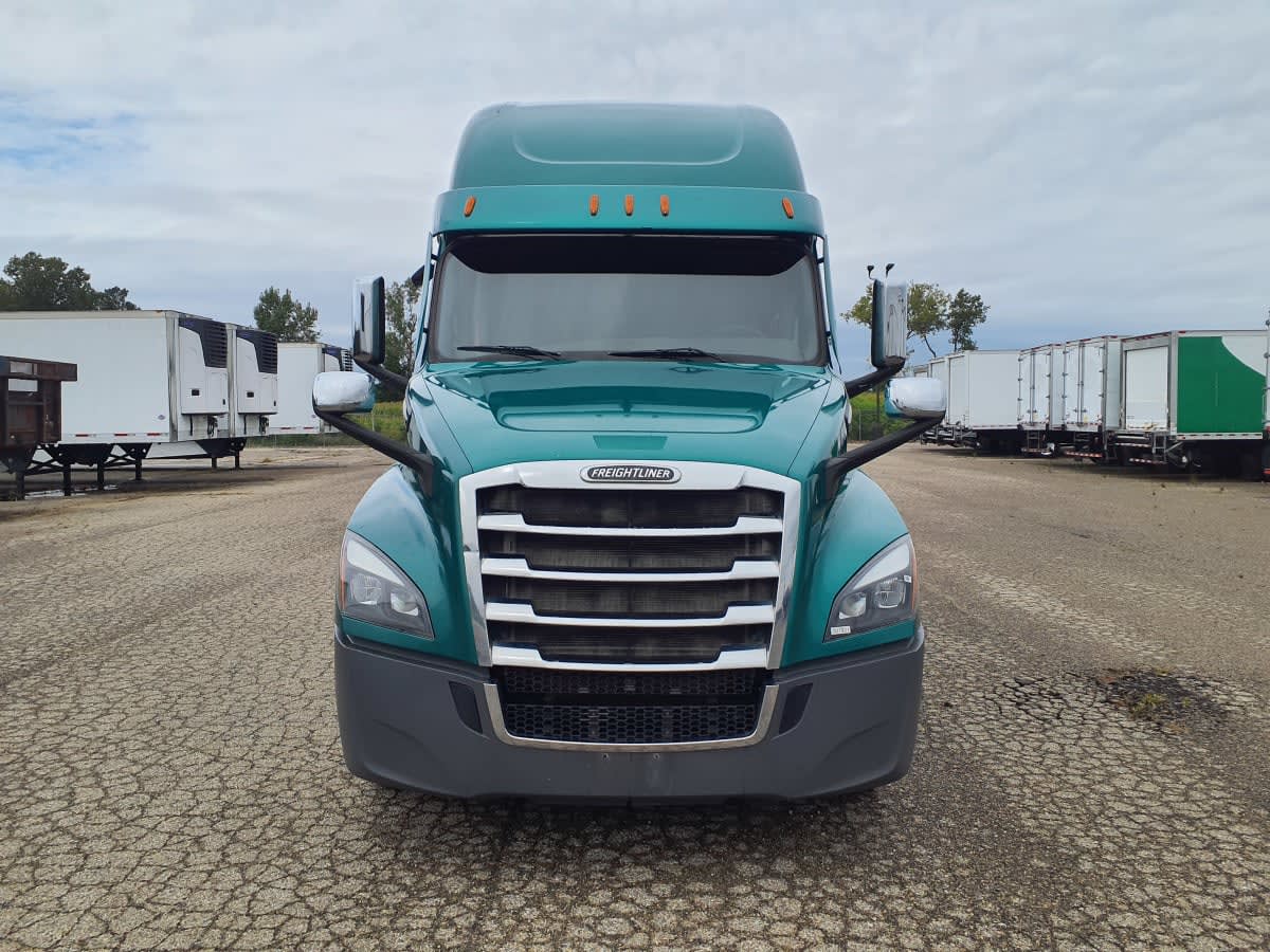 2021 Freightliner Cascadia in Wayland, MI — photo 2