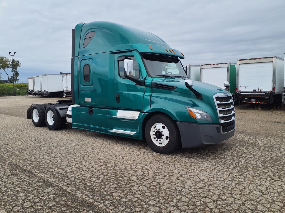 2021 Freightliner Cascadia in Wayland, MI — photo 3