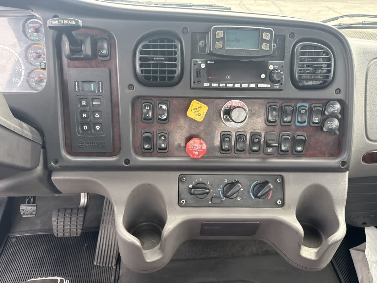 2022 Freightliner M2 106 - image 10