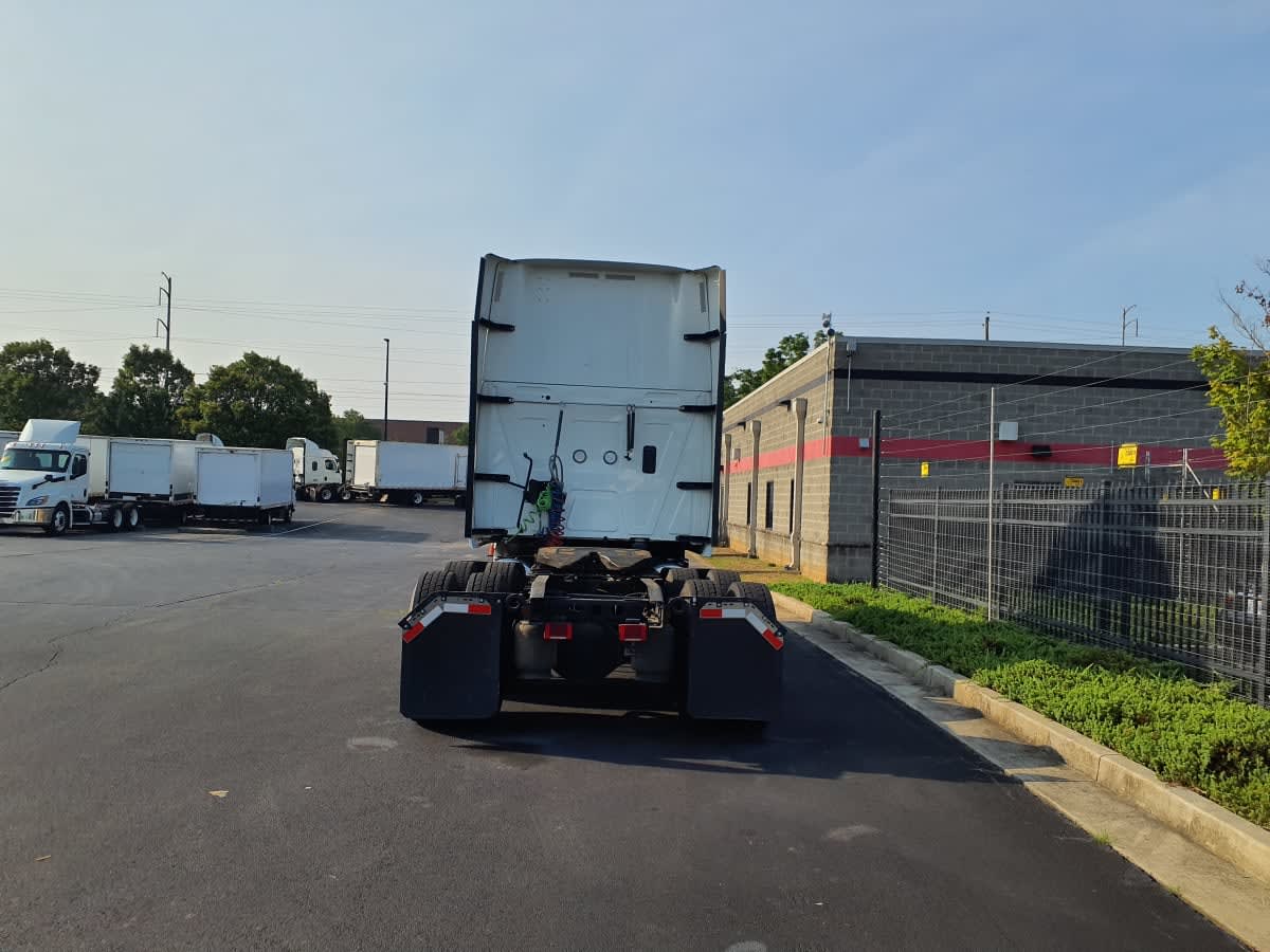 2022 International LT in Atlanta, GA — photo 5