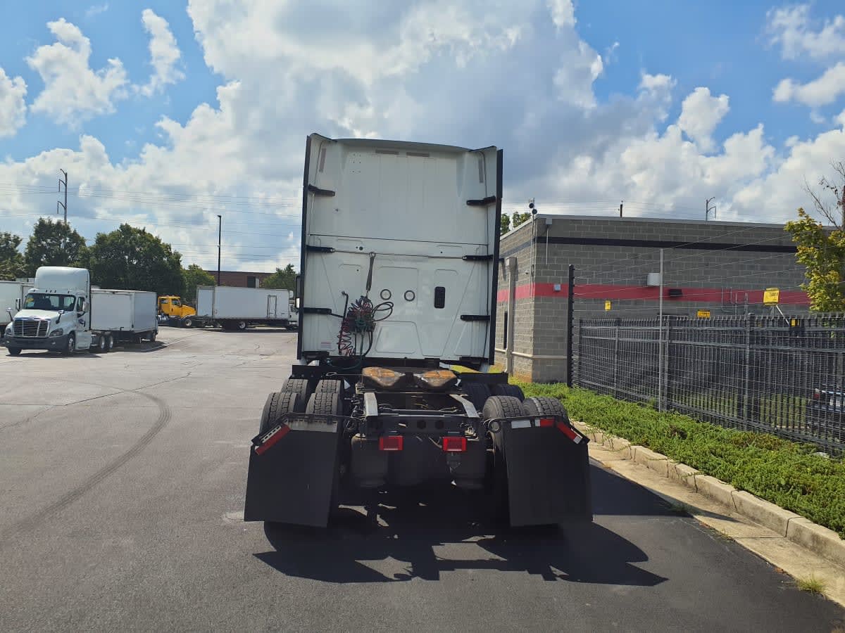 2022 International LT in Atlanta, GA — photo 5
