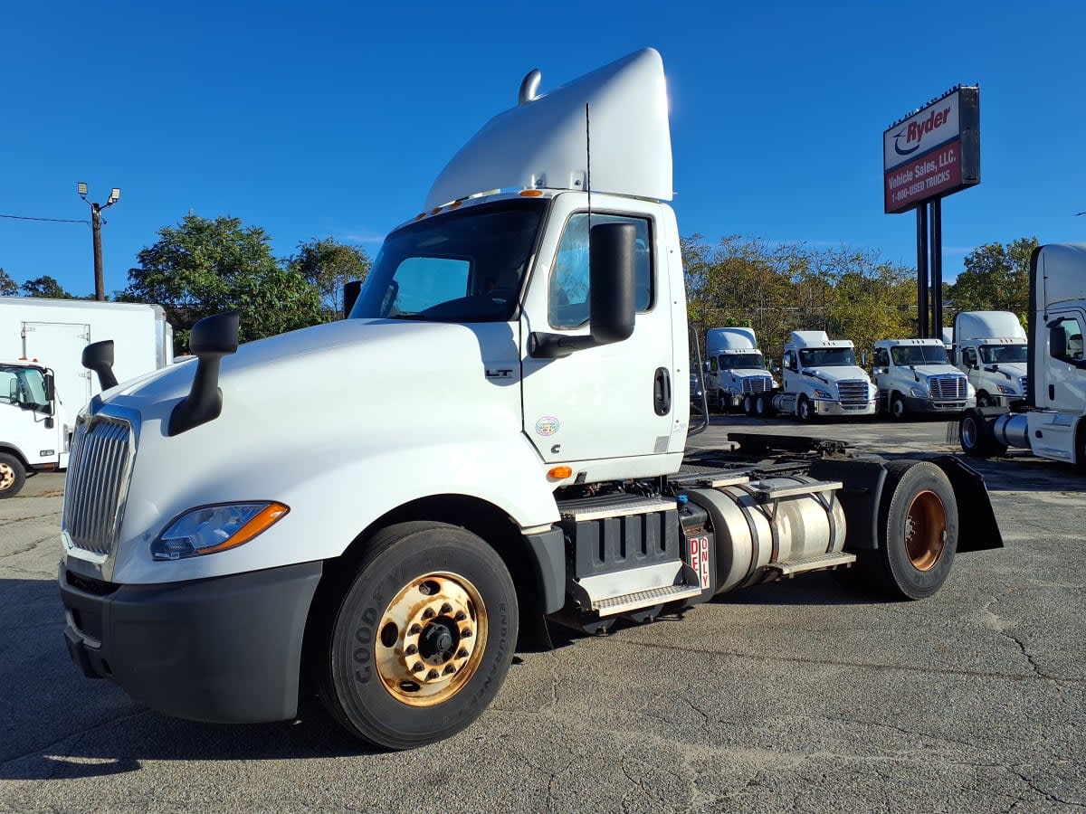 2021 Navistar International LT625 DAYCAB S/A 509204