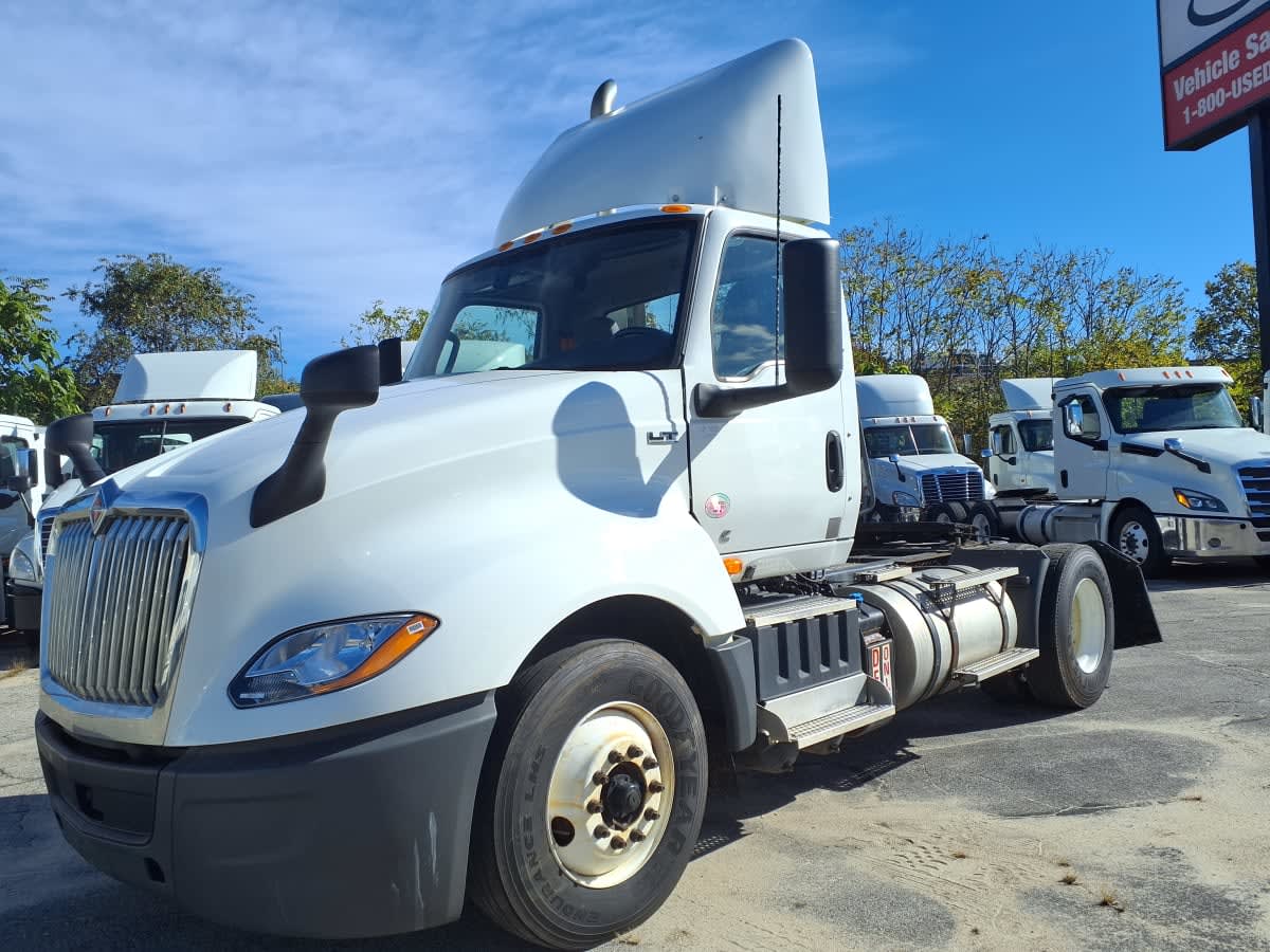 2021 Navistar International LT625 DAYCAB S/A 509217