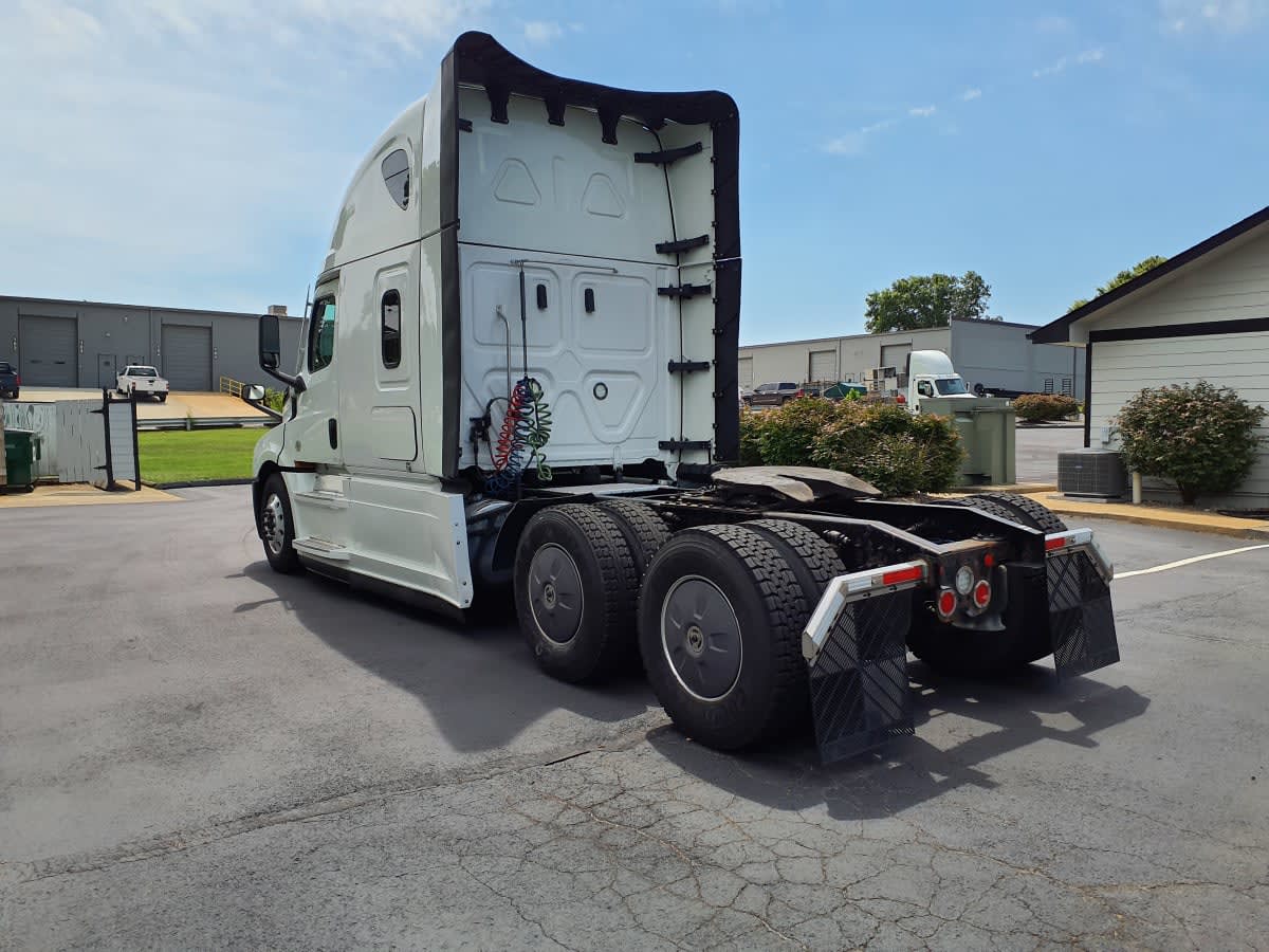 2022 Freightliner Cascadia in O'fallon, MO — photo 6
