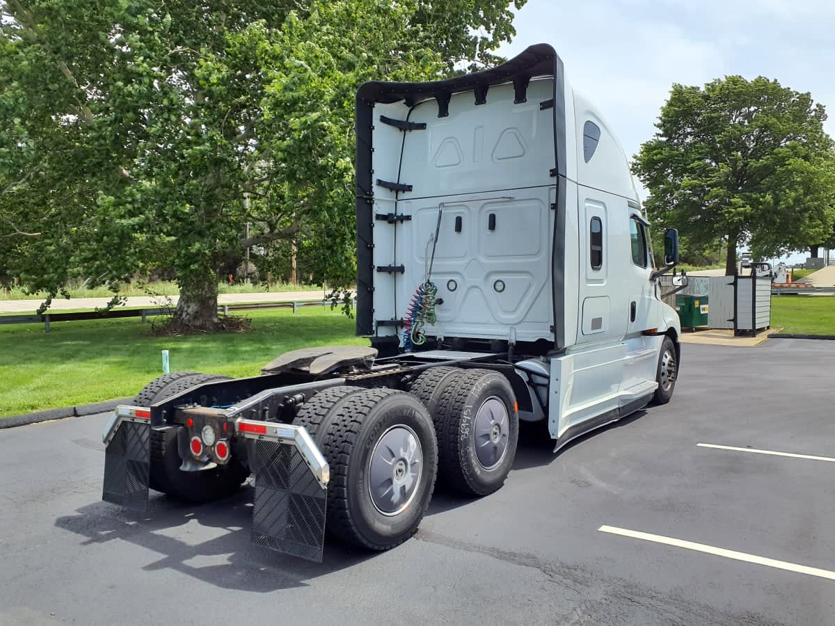 2022 Freightliner Cascadia in O'fallon, MO — photo 4