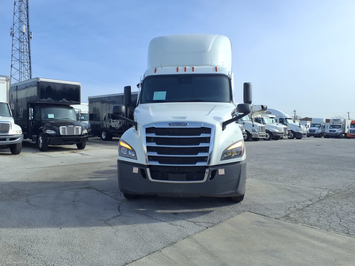 2022 Freightliner - image 2