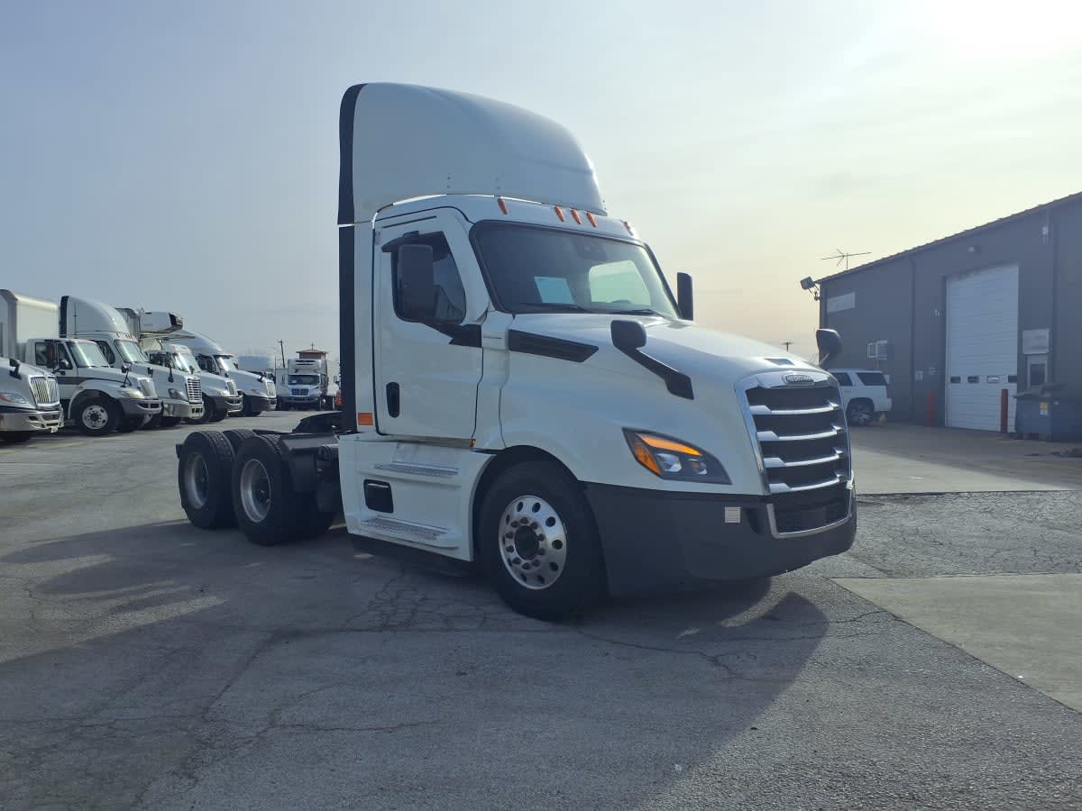 2022 Freightliner - image 3