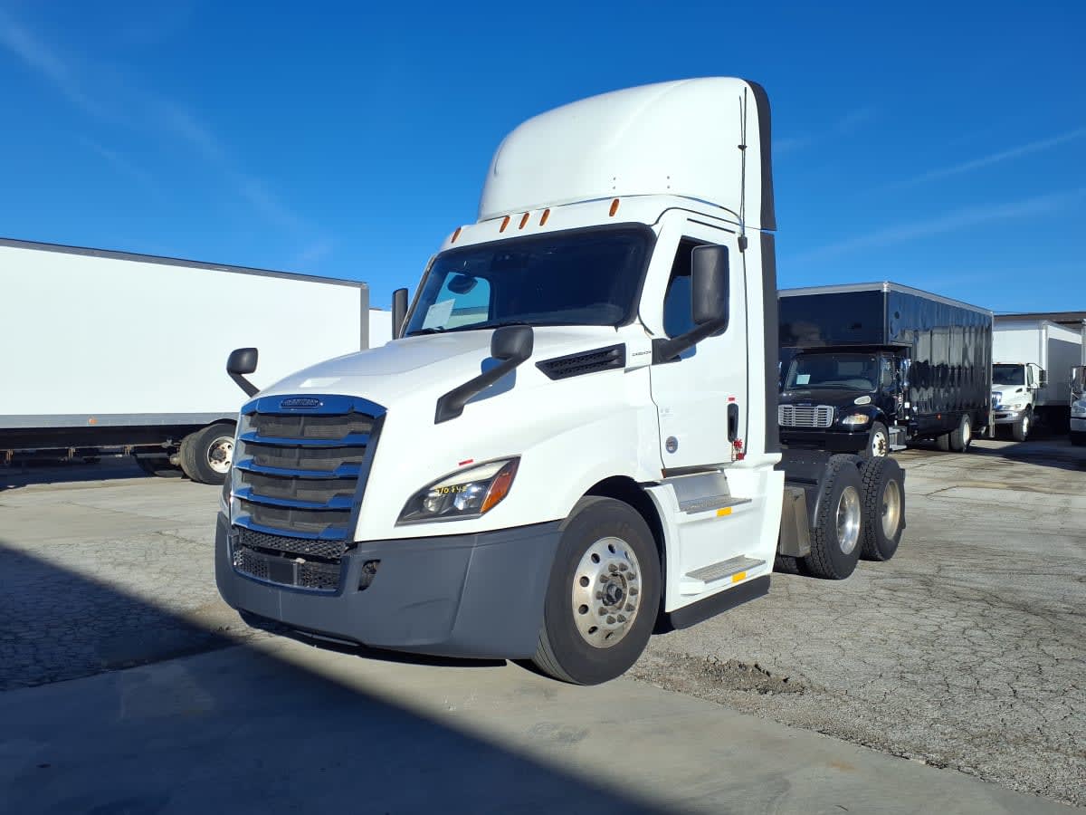 2022 Freightliner - image 1