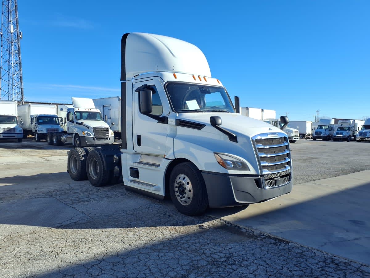 2022 Freightliner - image 3