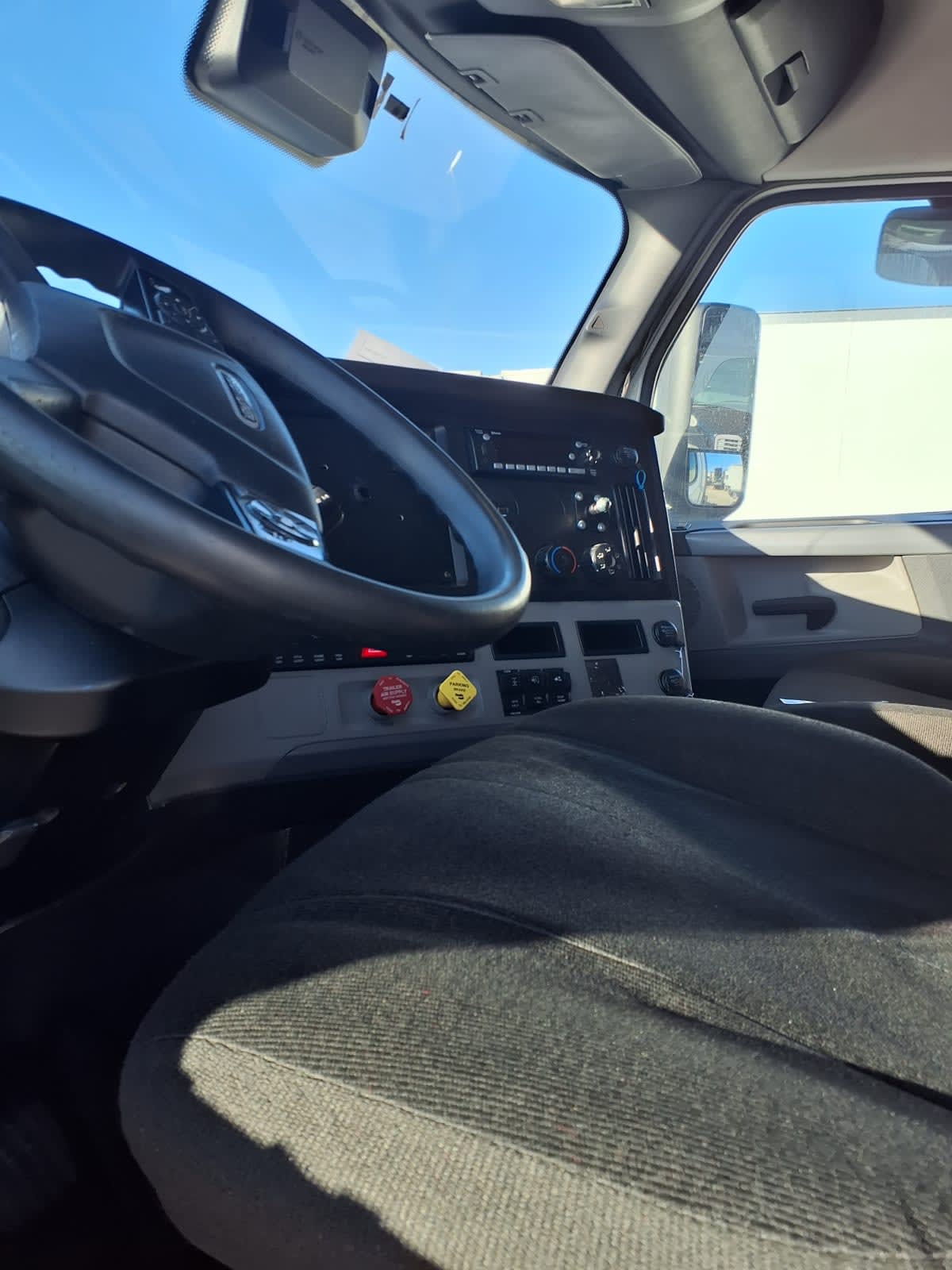 2022 Freightliner - image 7